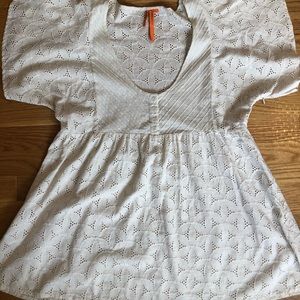 BCBG eyelet top